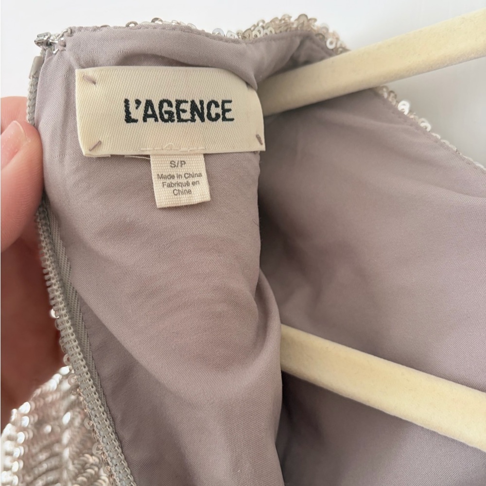 L'AGENCE Rogan Crop Silver Sequin Swirl Top - Picture 5 of 5